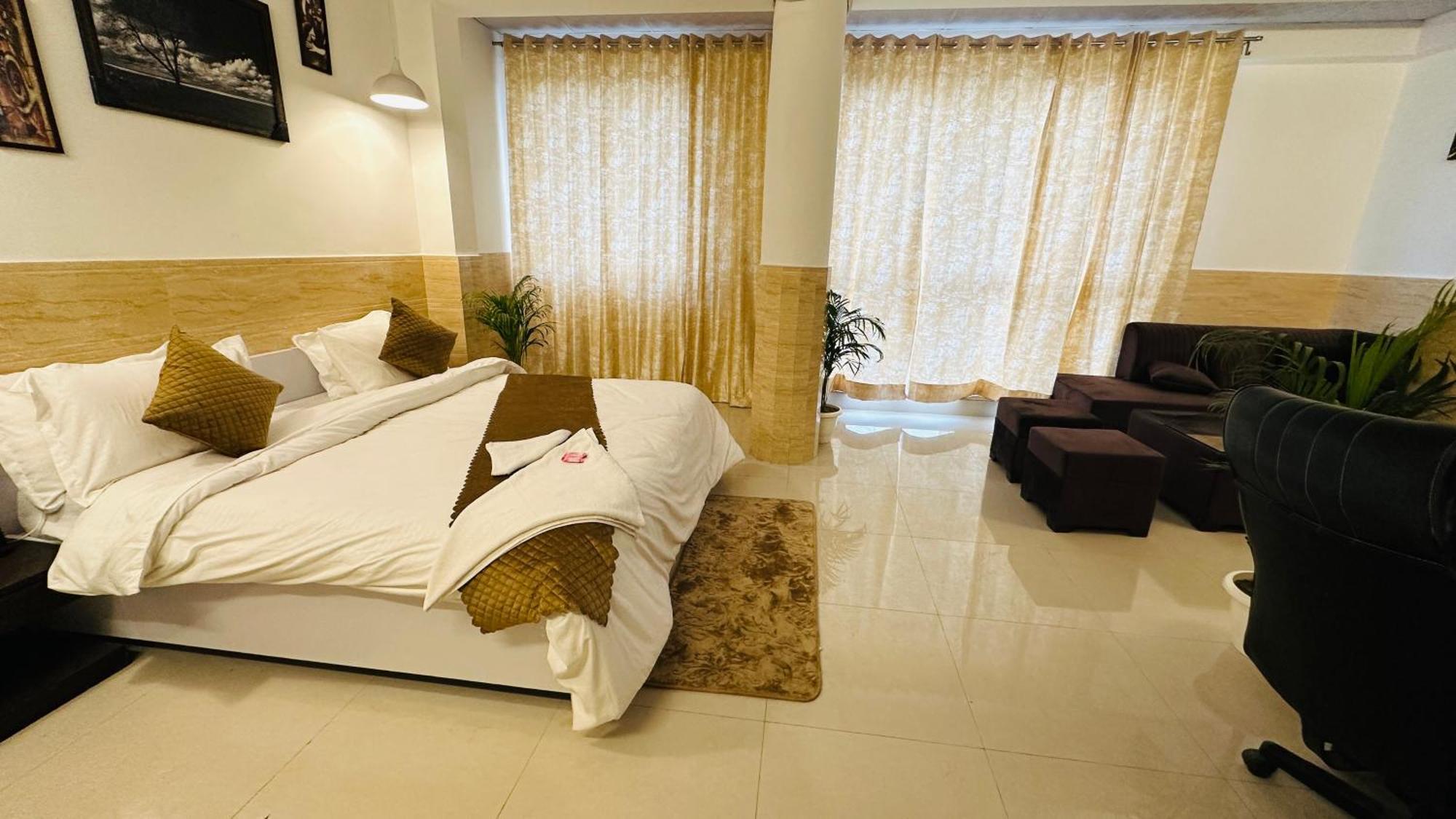 Dr White House - Noida Sector 18 Exterior foto