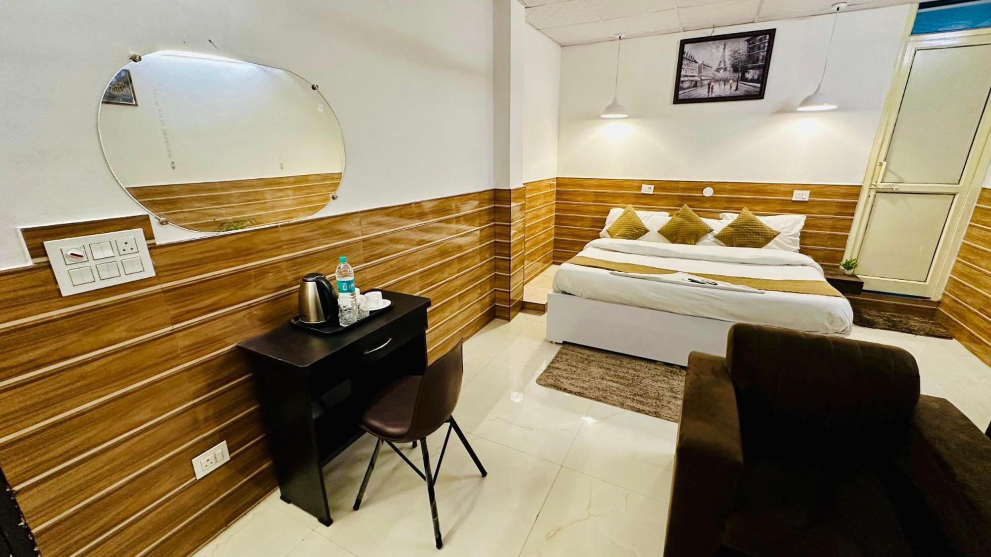 Dr White House - Noida Sector 18 Exterior foto