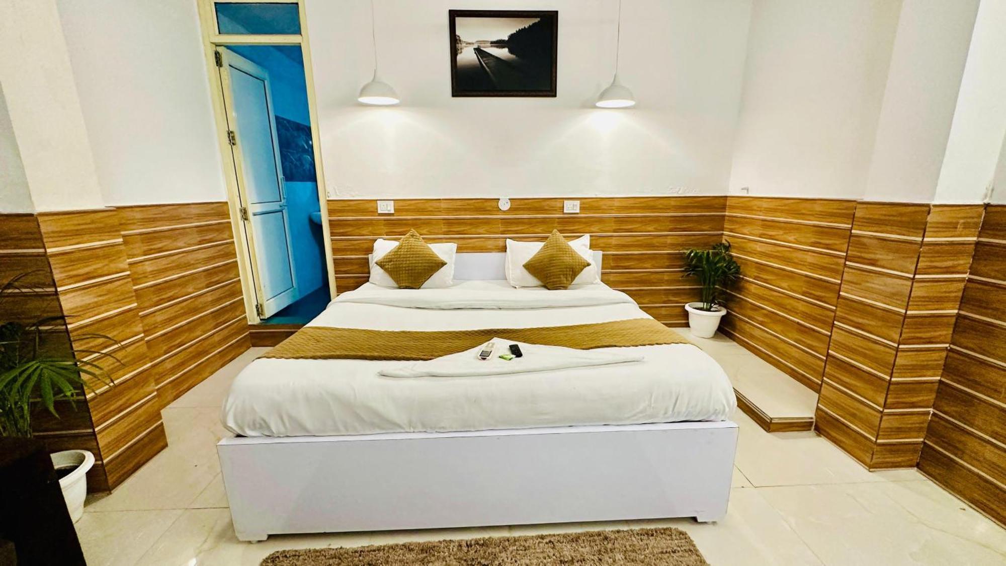 Dr White House - Noida Sector 18 Exterior foto